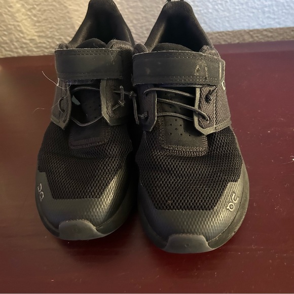 On running young kids sneakers size 12.5 black color - Picture 1 of 7